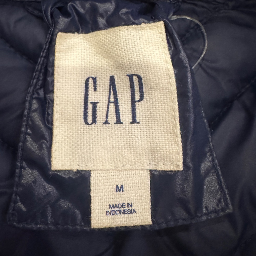 Women’s Gap Alternative Down Light Weight Jacket - image 4